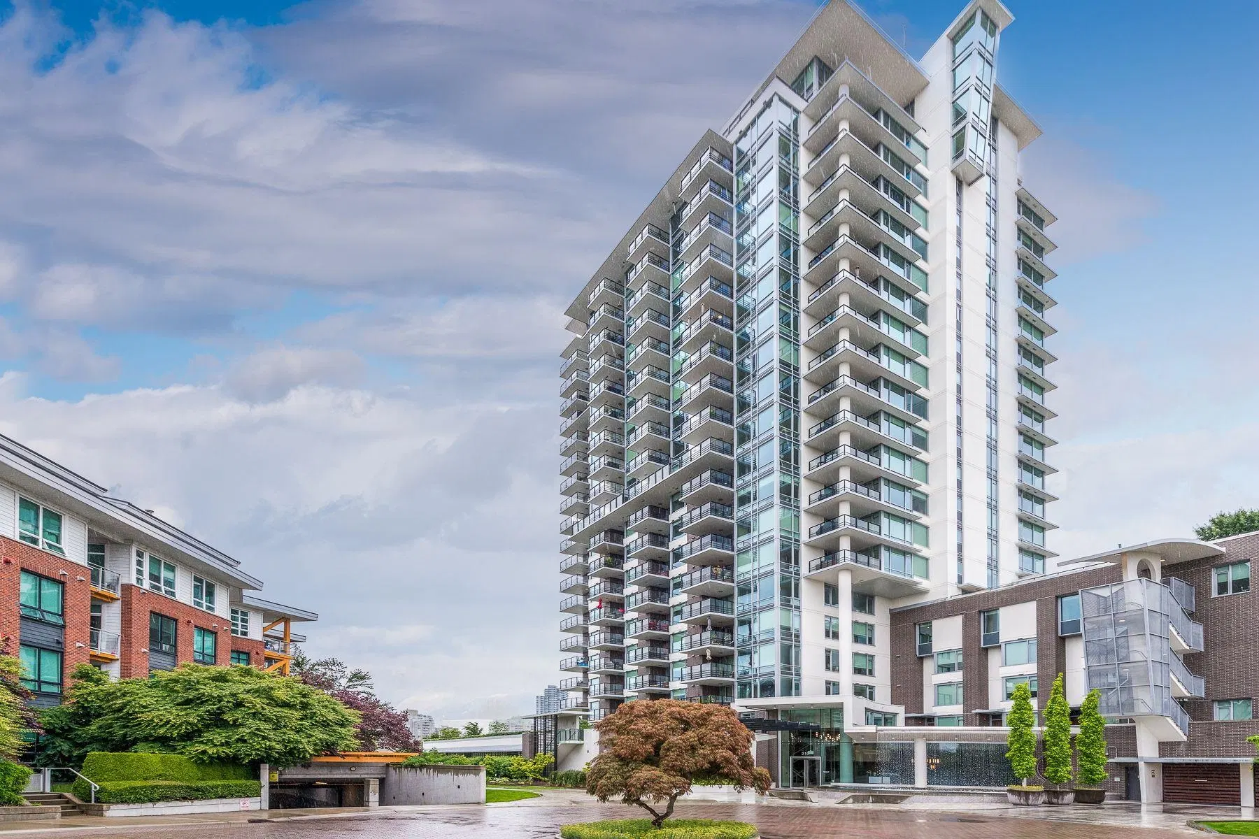 Photo 1 of 26 at #606 – 210 Salter Street