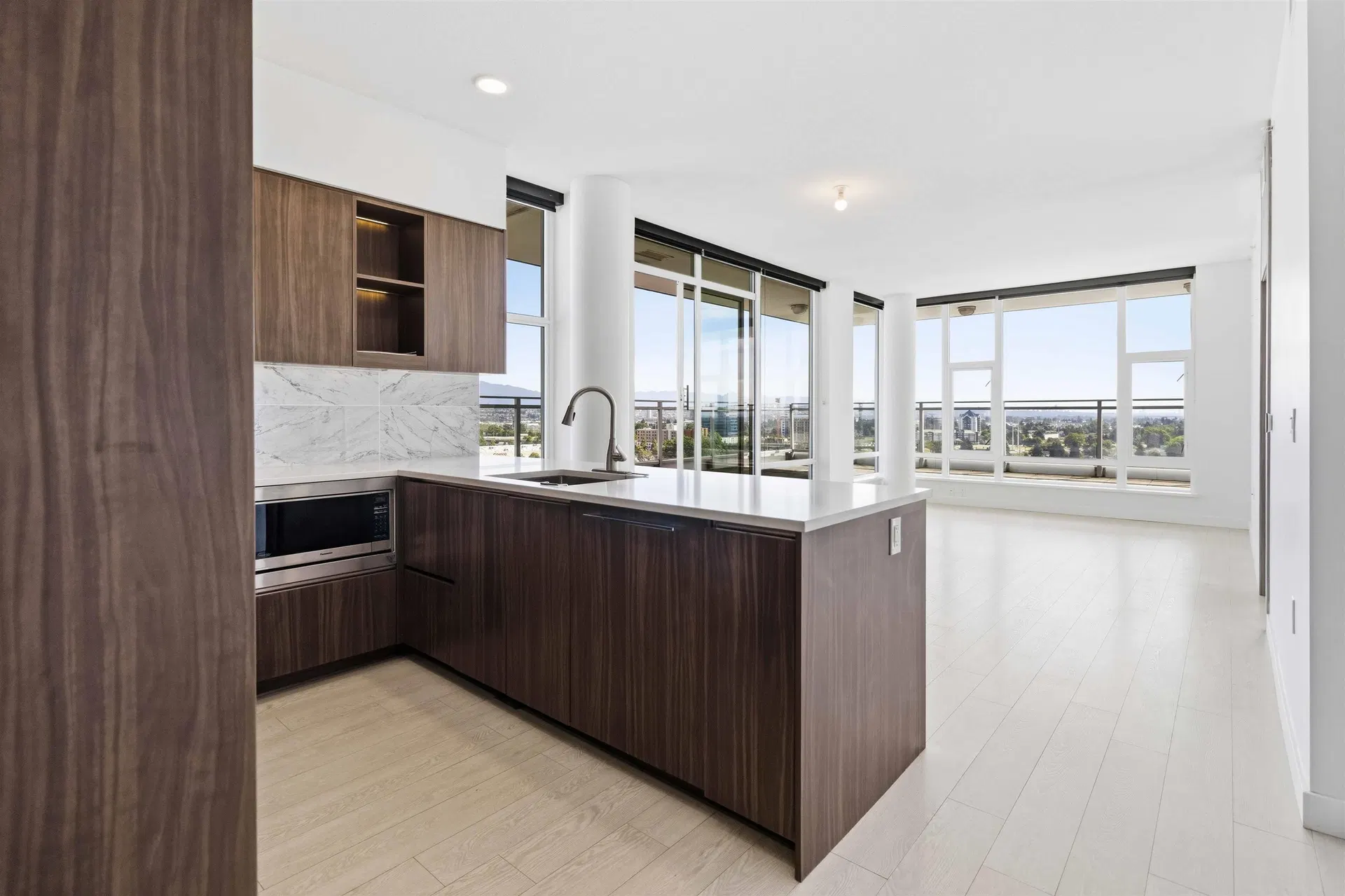 Photo 3 of 23 at #1701 – 3300 Ketcheson Road