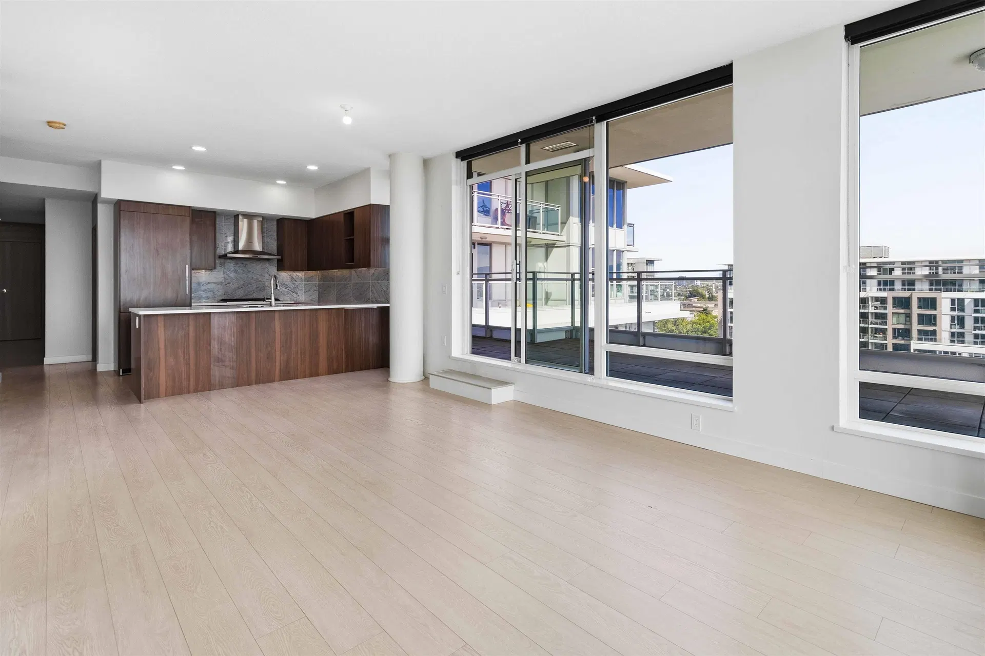 Photo 4 of 23 at #1701 – 3300 Ketcheson Road