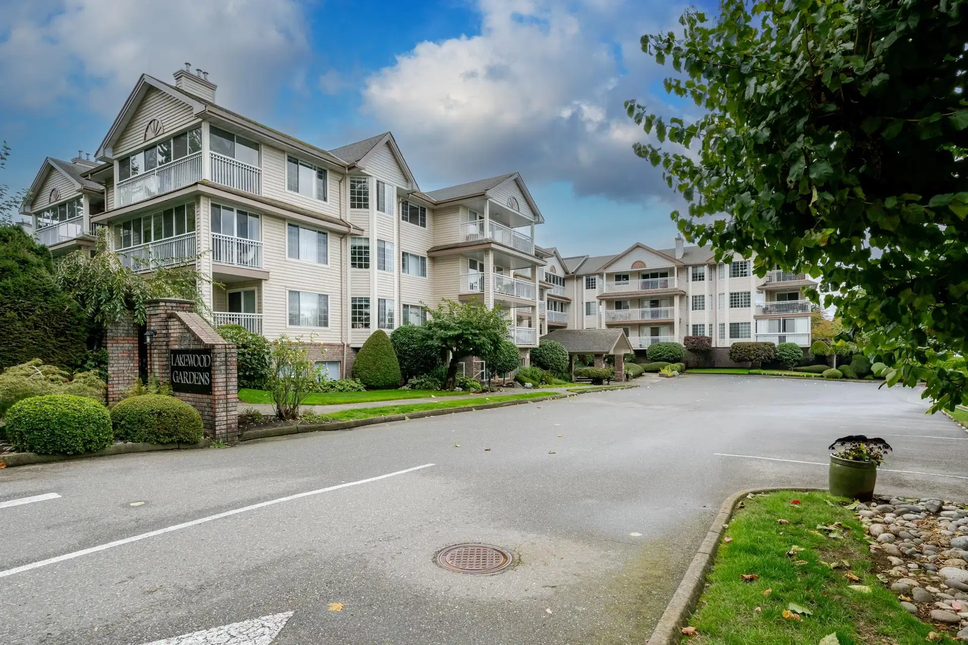 #102 – 2491 Gladwin Road