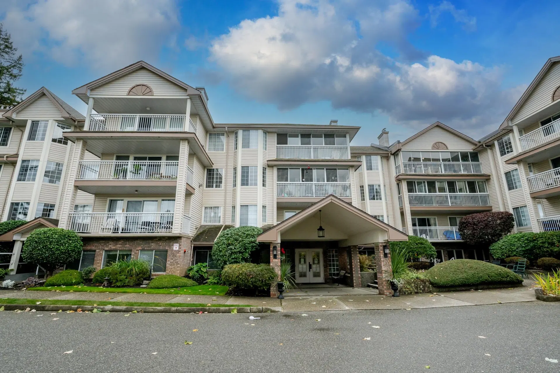Photo 2 of 32 at #102 – 2491 Gladwin Road