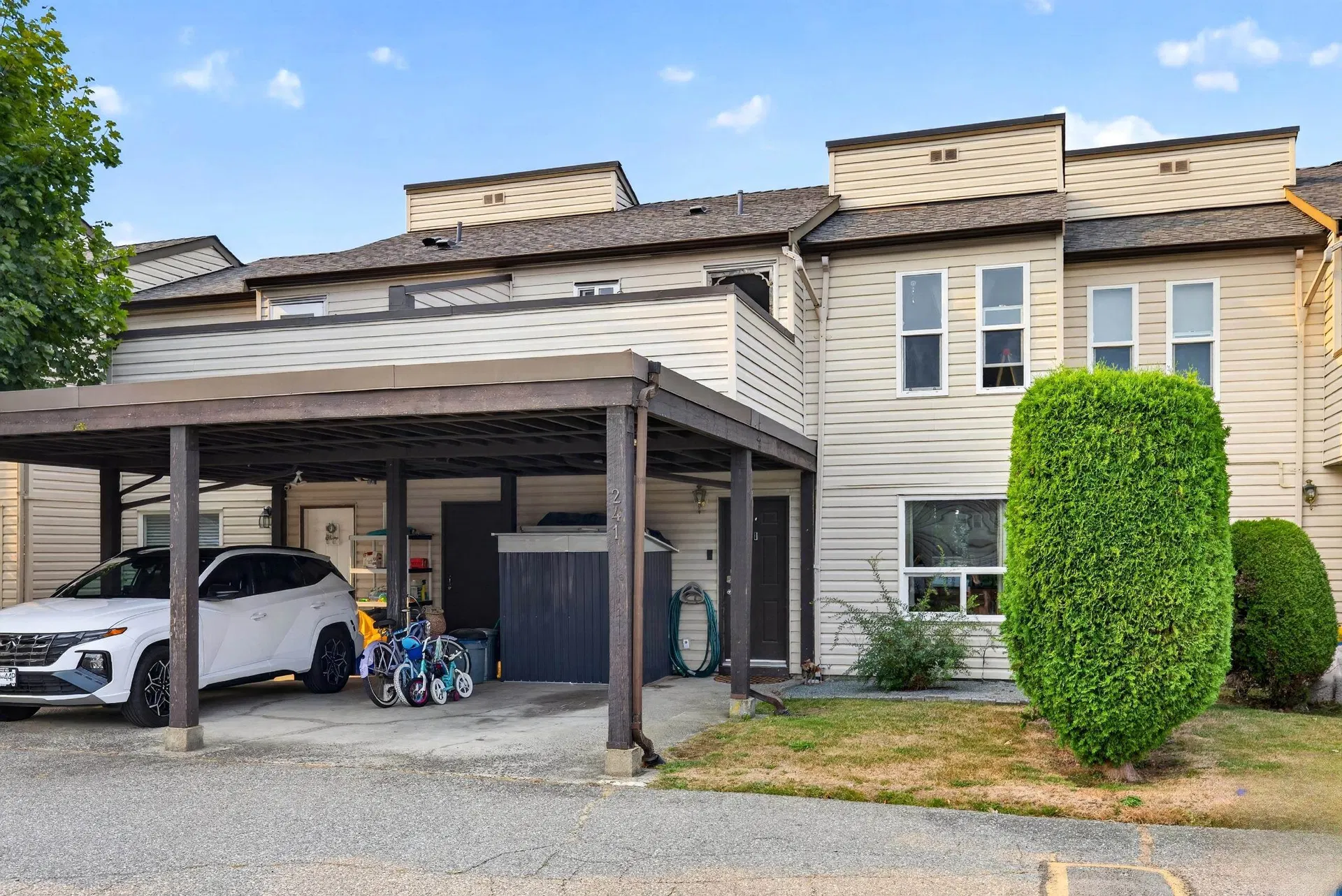 Photo 1 of 39 at #241 – 27411 28 Avenue