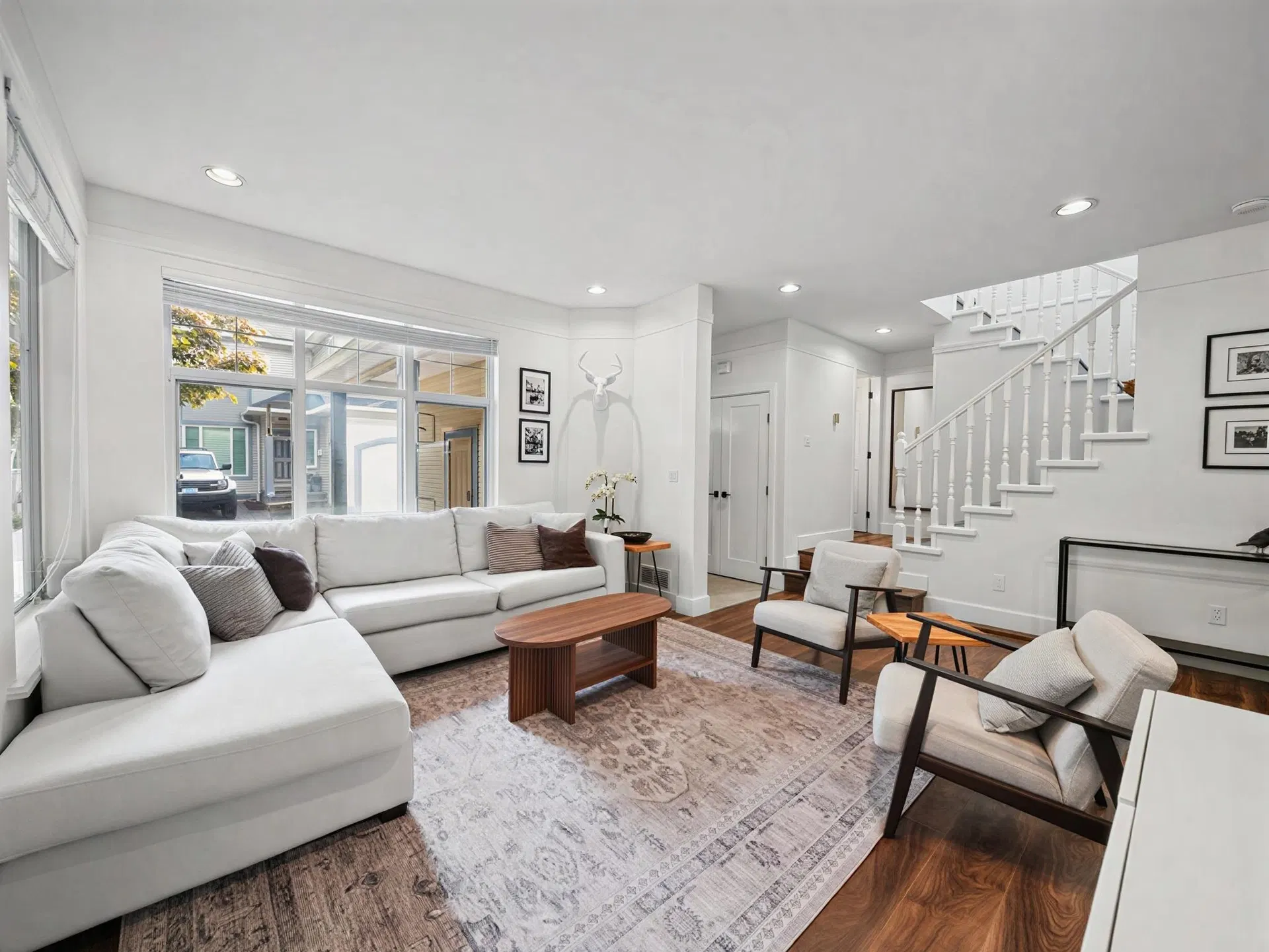 Photo 5 of 33 at #4 – 2123 Clarke Street
