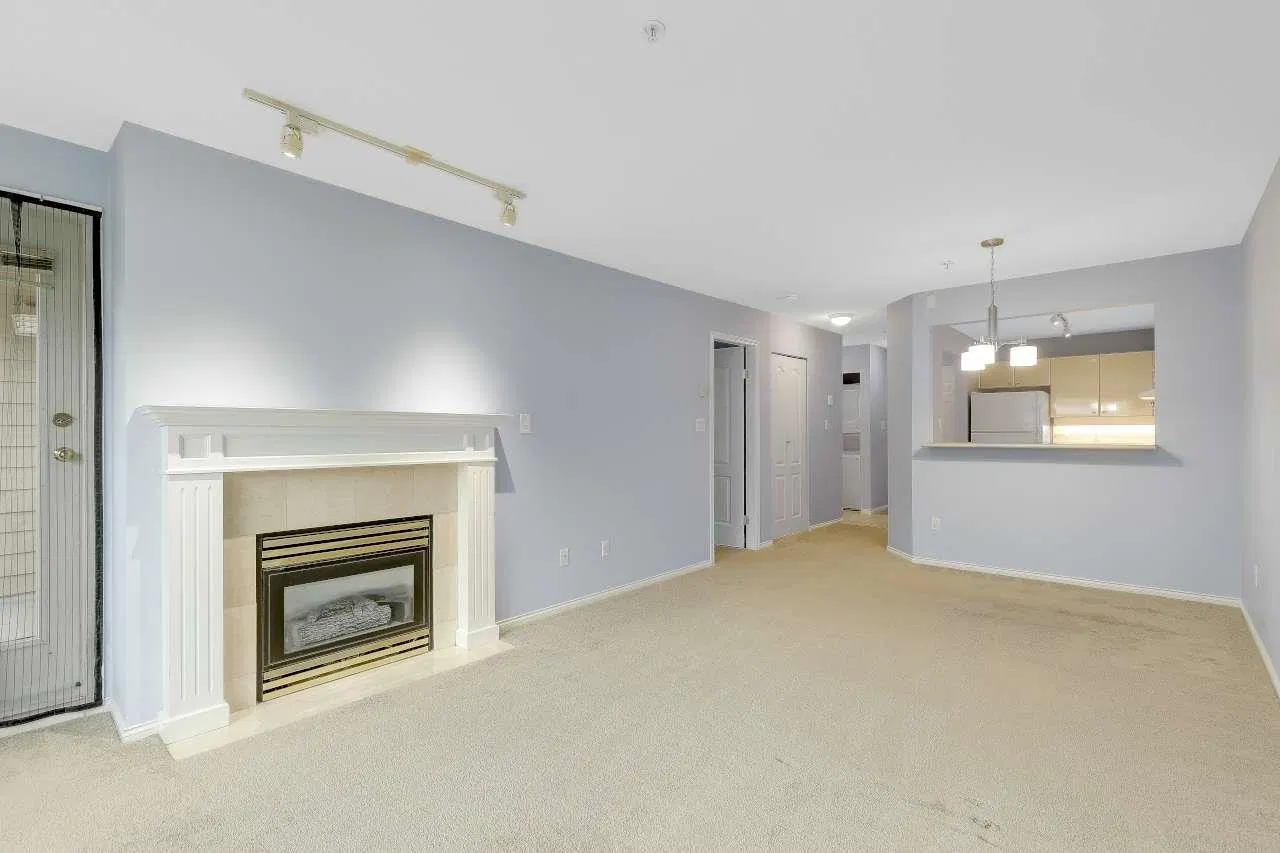 Photo 4 of 19 at #316 – 5888 Dover Crescent