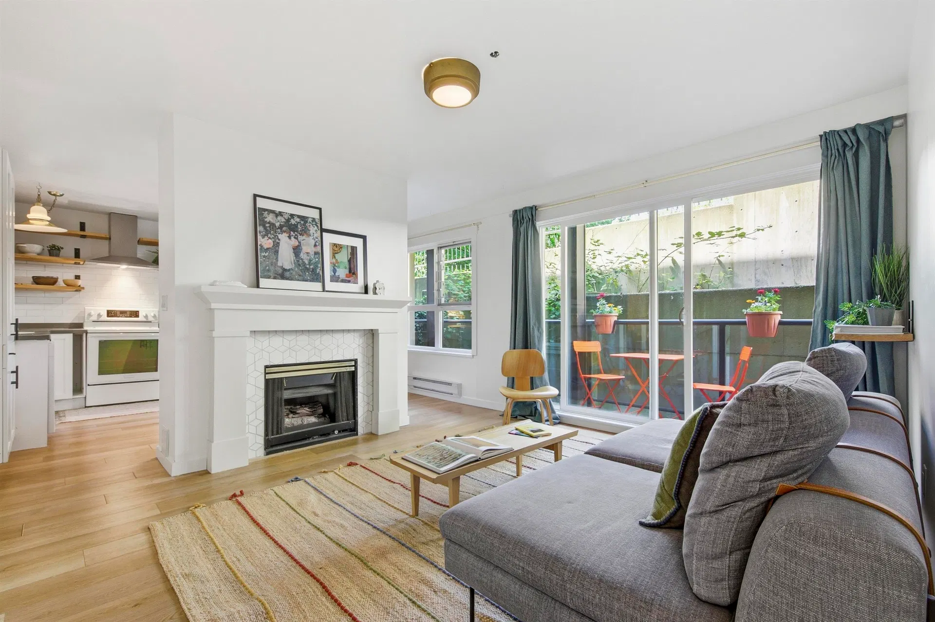 Photo 1 of 27 at #205 – 33165 2nd Avenue