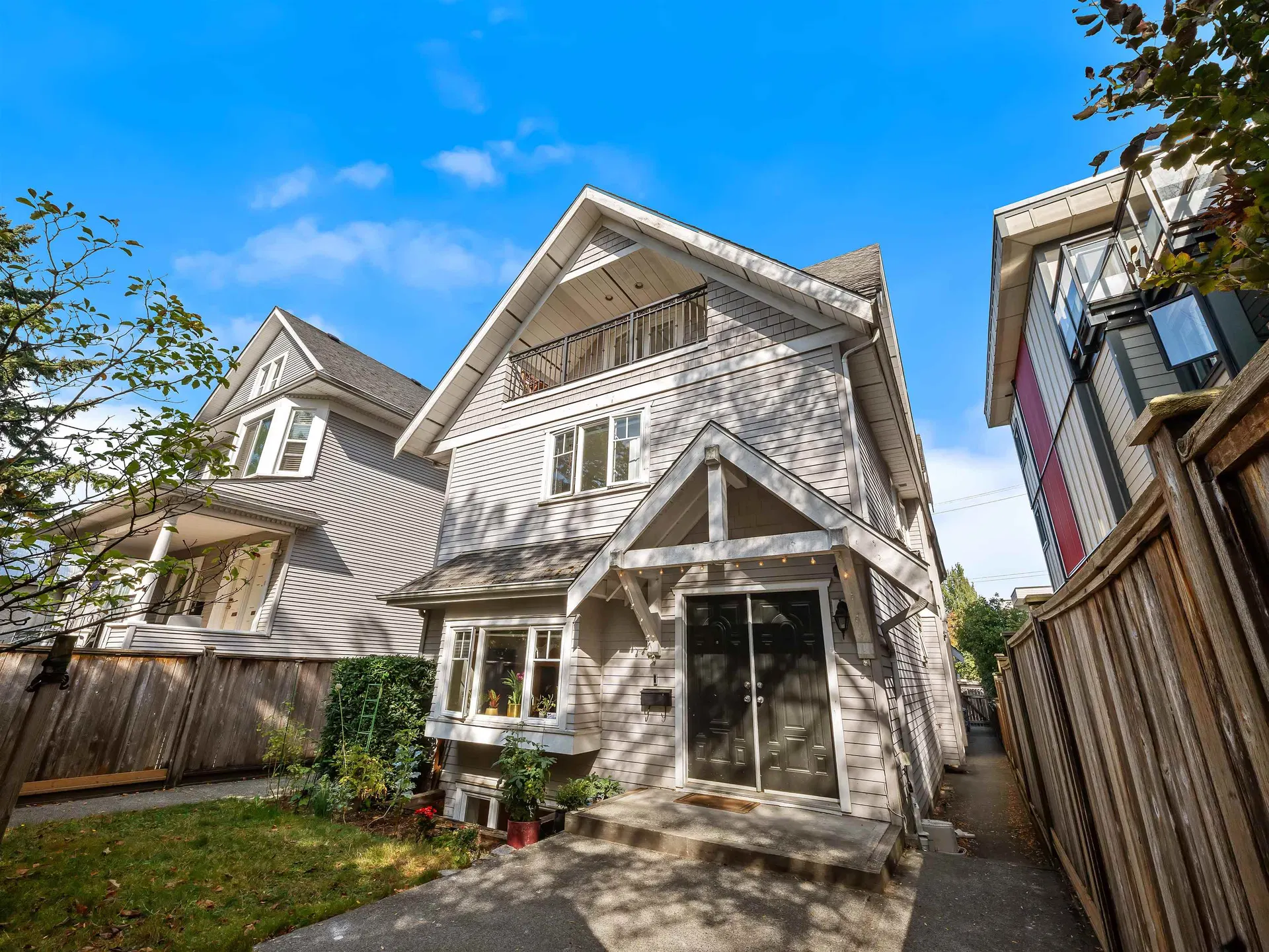 Photo 1 of 34 at 533 E 8th Avenue