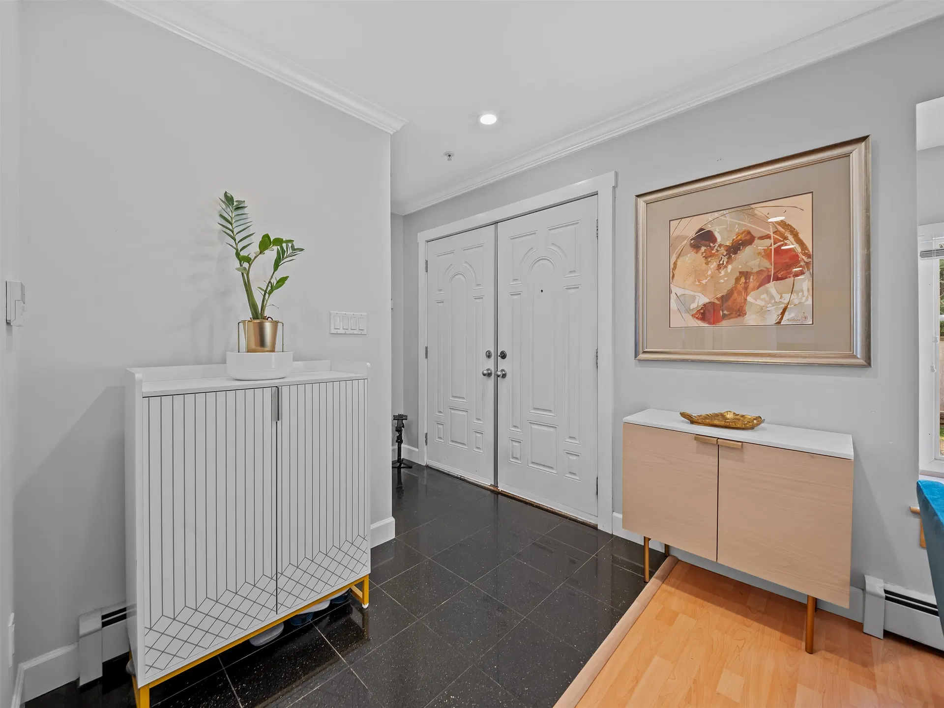 Photo 5 of 34 at 533 E 8th Avenue