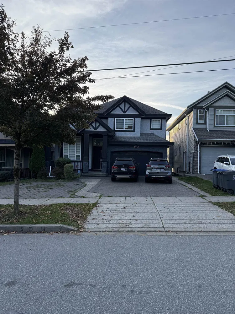 Photo 2 of 4 at 5949 125 Street