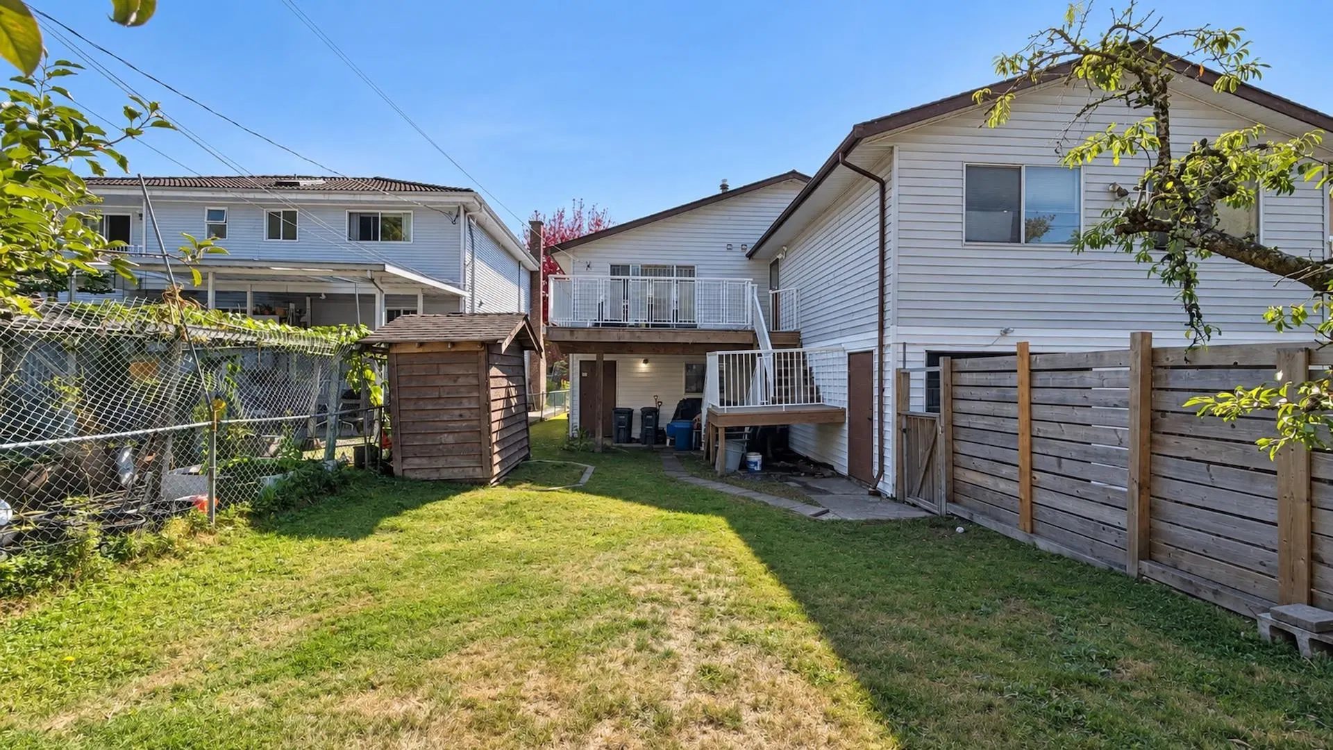 Photo 5 of 11 at 1025 E 22nd Avenue