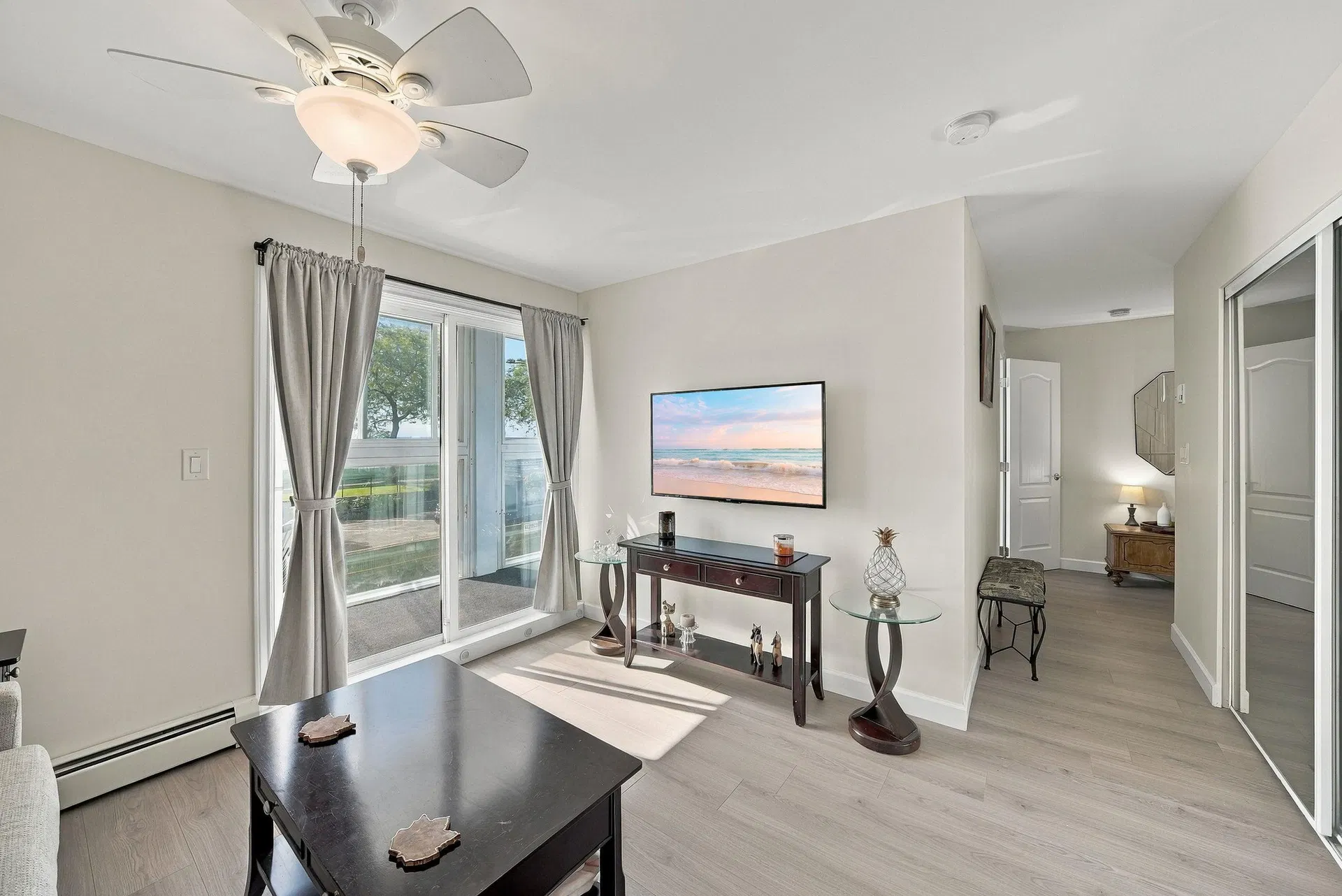 Photo 4 of 23 at #106 – 14881 Marine Drive