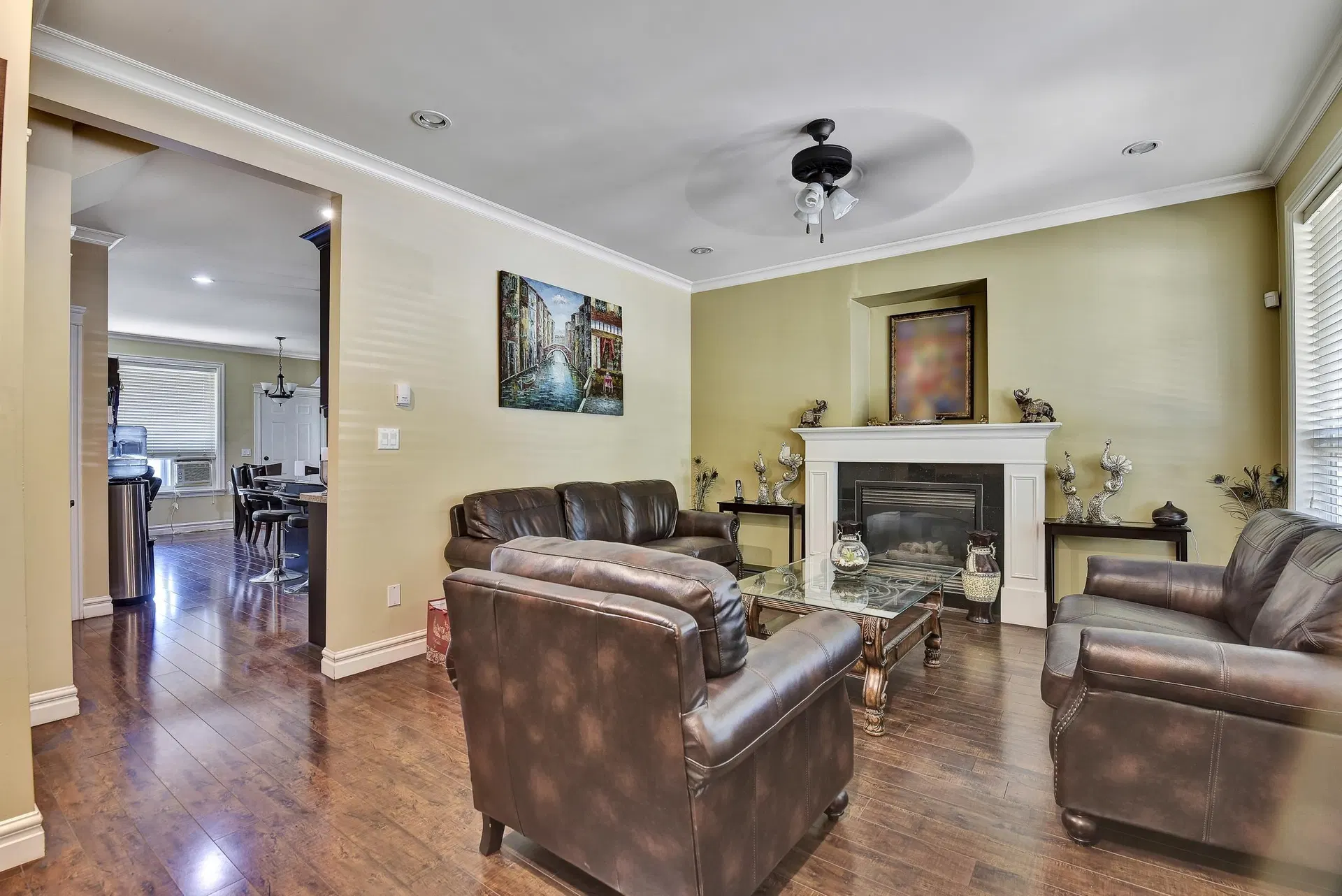 Photo 3 of 17 at 12928 60 Avenue