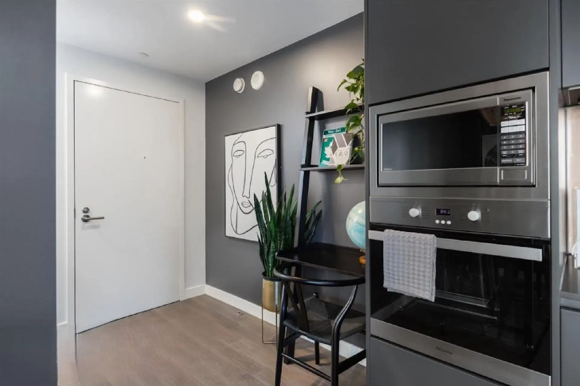 Photo 4 of 19 at #1901 – 1480 Howe Street