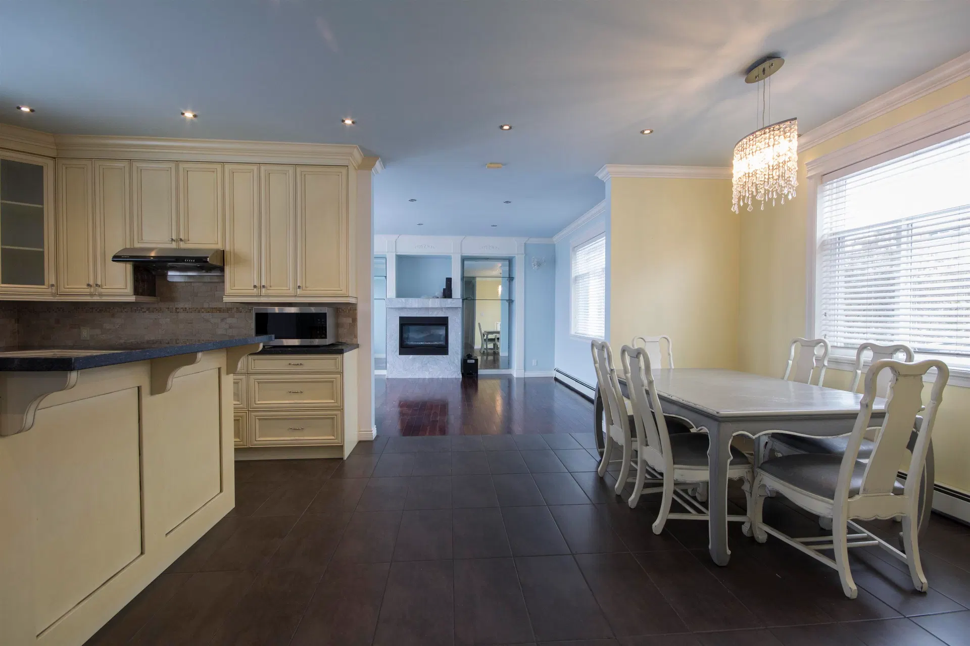 Photo 5 of 40 at 12136 100a Avenue