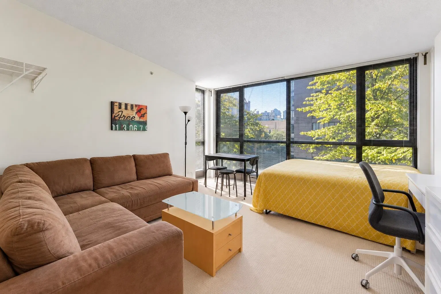 Photo 5 of 26 at #403 – 1367 Alberni Street