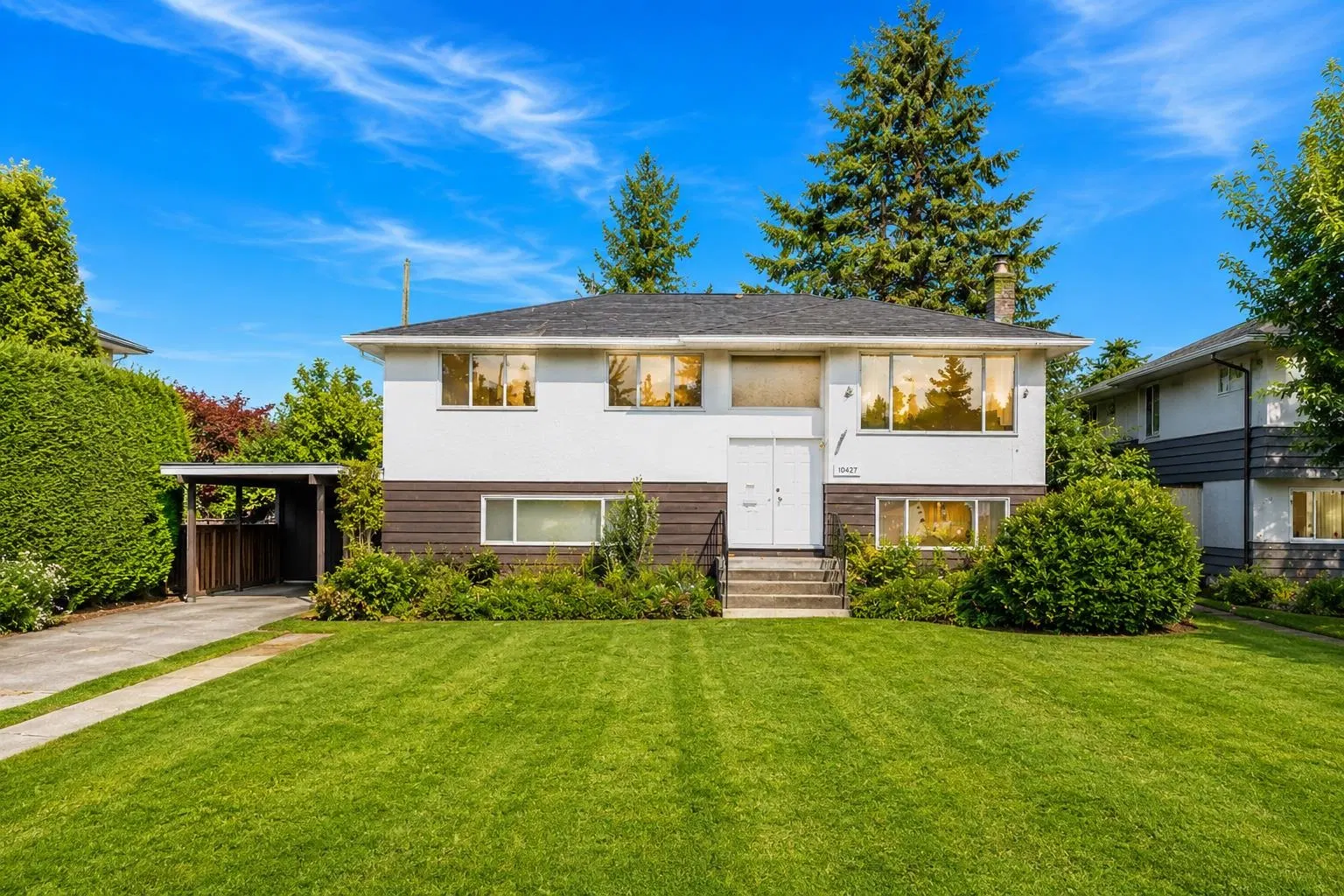 Photo 1 of 20 at 10671 Aintree Crescent