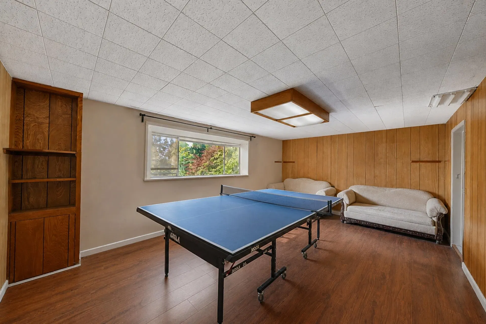 Photo 4 of 20 at 10671 Aintree Crescent