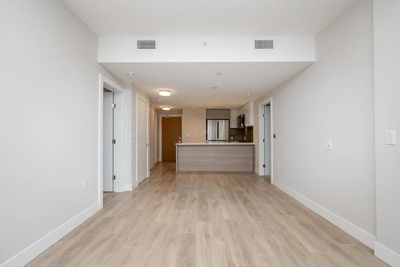 Photo 3 of 27 at #310 – 3451 Sawmill Crescent