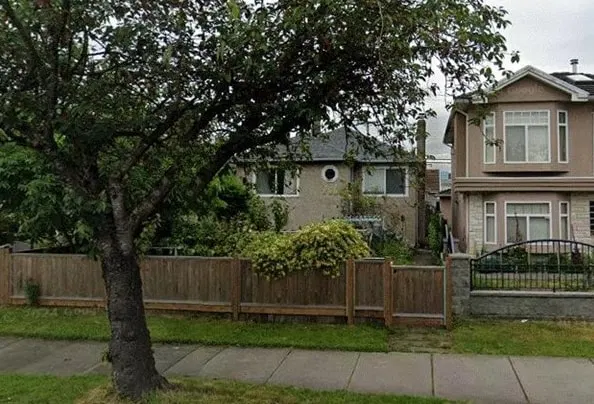 Photo 1 of 2 at 1661 E 49th Avenue