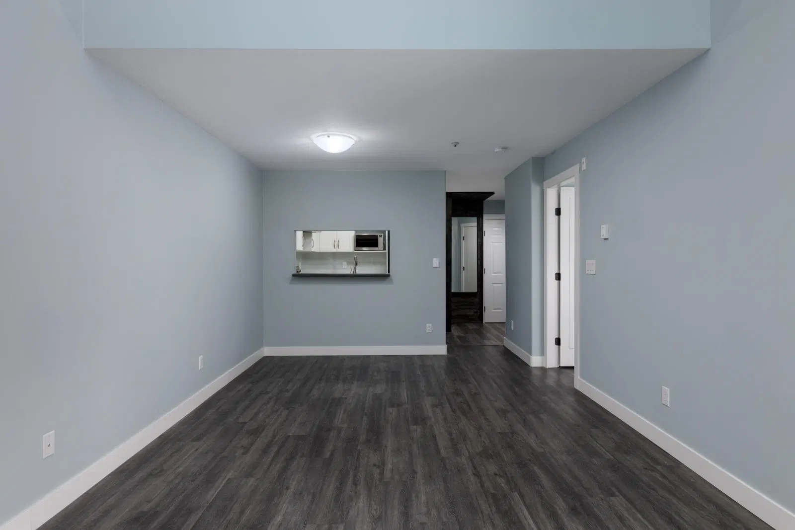 Photo 3 of 22 at #310 – 2231 Welcher Avenue