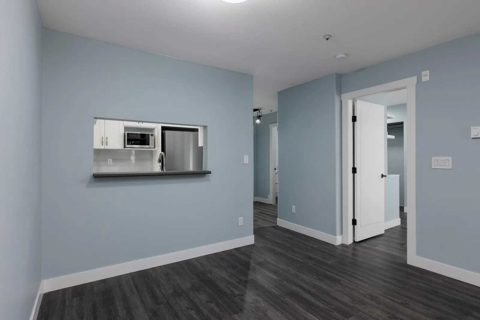 Photo 4 of 22 at #310 – 2231 Welcher Avenue