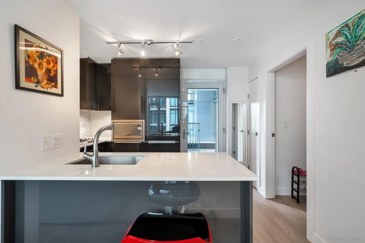 Photo 4 of 18 at #502 – 1283 Howe Street