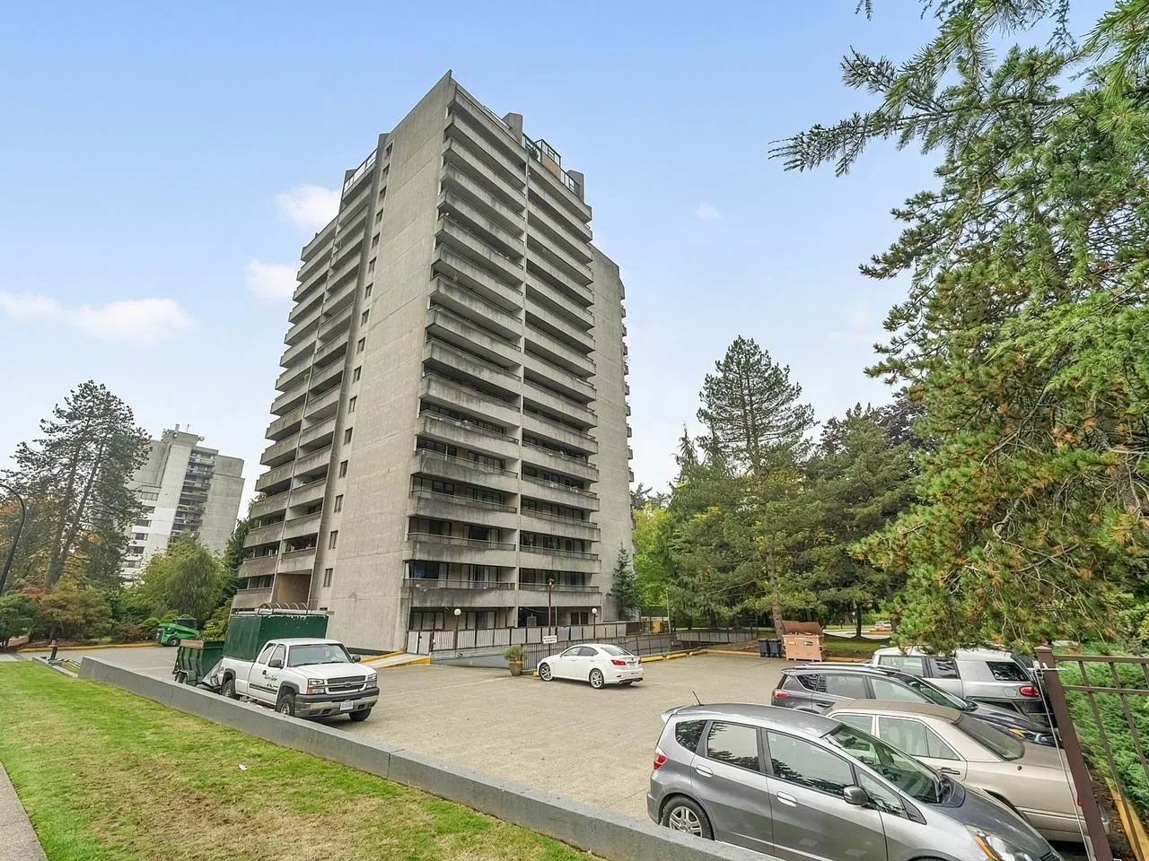 #901 – 6595 Willingdon Avenue