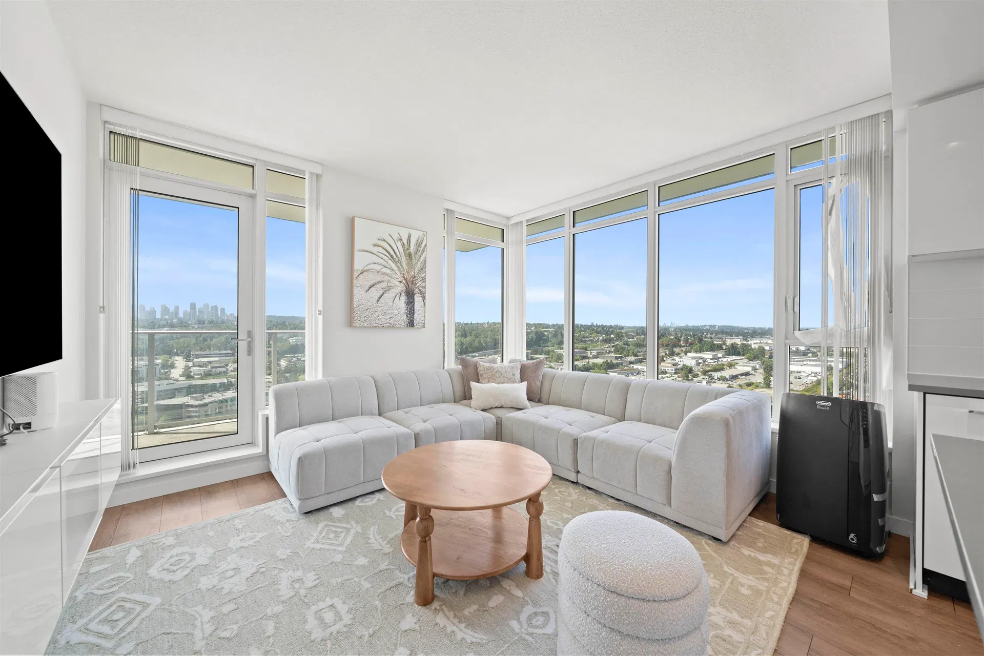 Photo 1 of 37 at #2503 – 2388 Madison Avenue