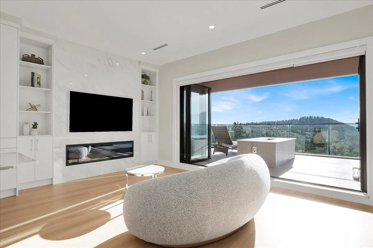 Photo 5 of 34 at #5 – 7275 Ridge Drive