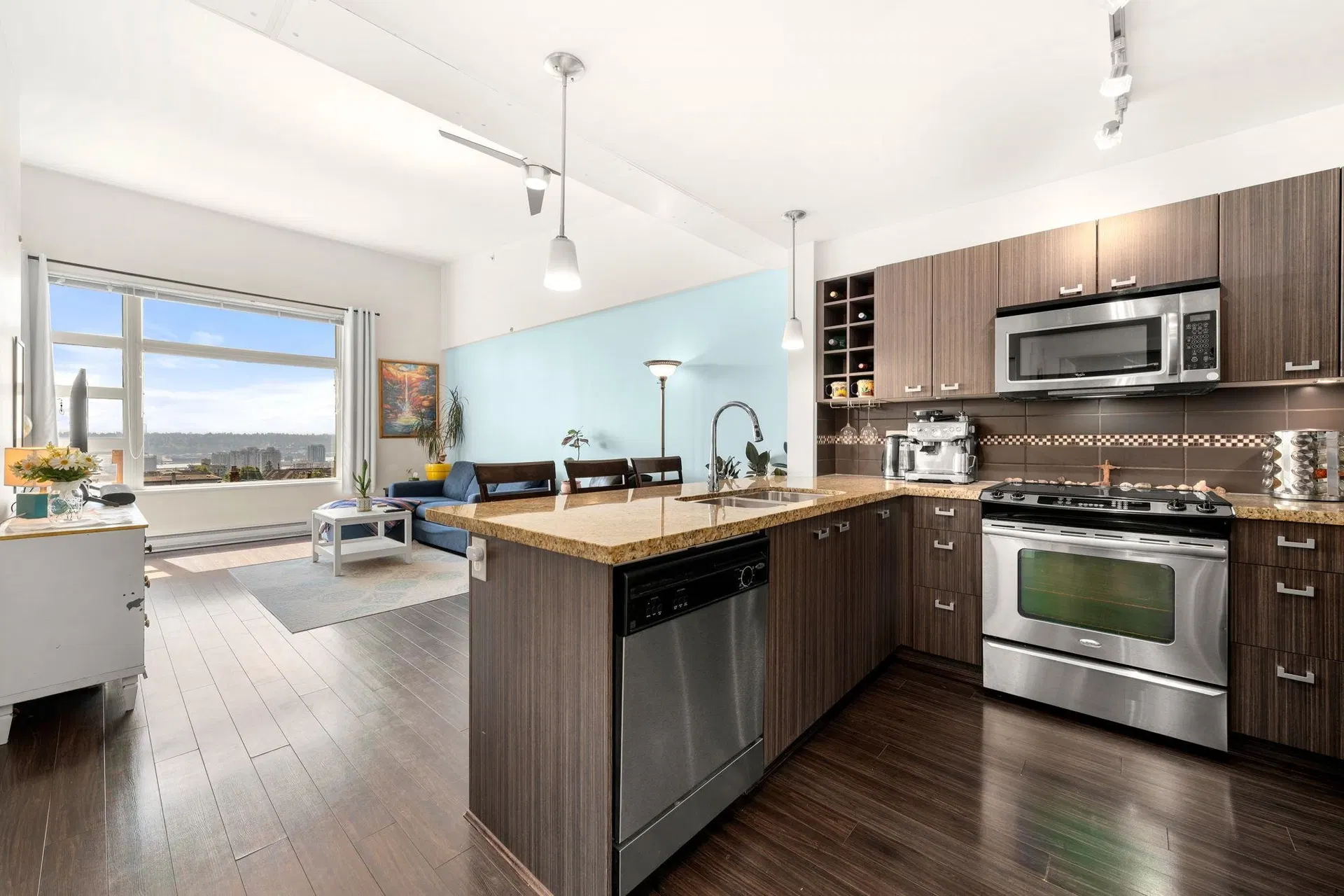 #302 – 709 12th Street