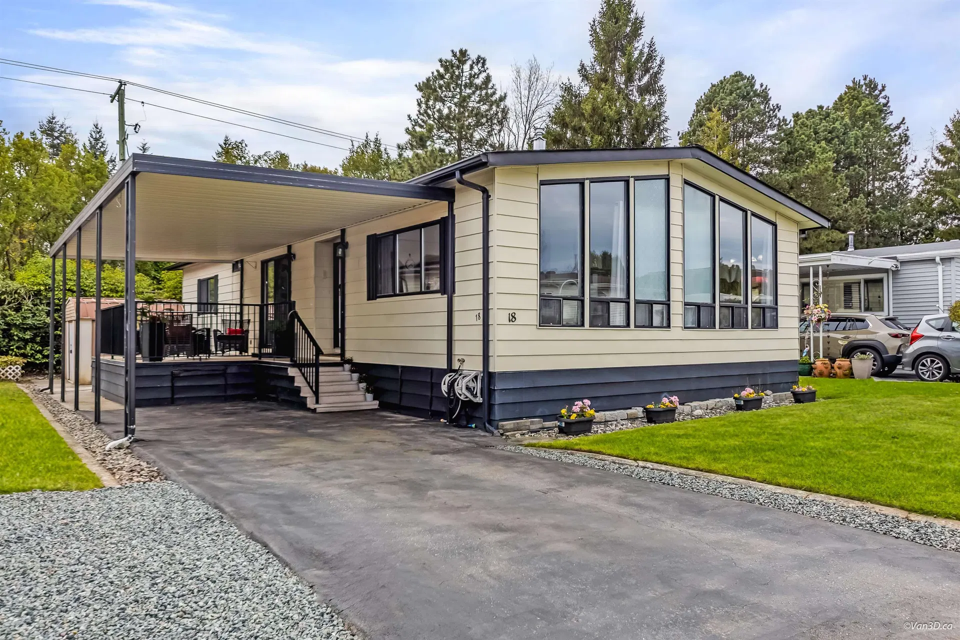 Photo 1 of 29 at #18 – 2120 King George Boulevard