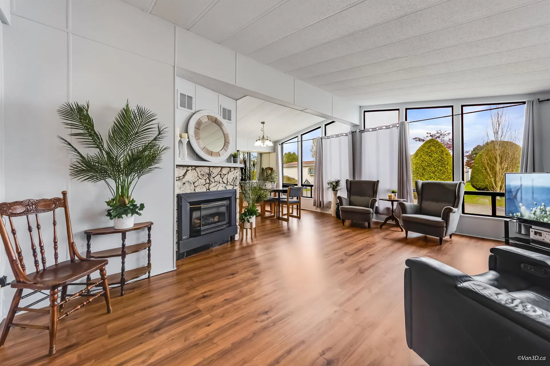Photo 2 of 29 at #18 – 2120 King George Boulevard