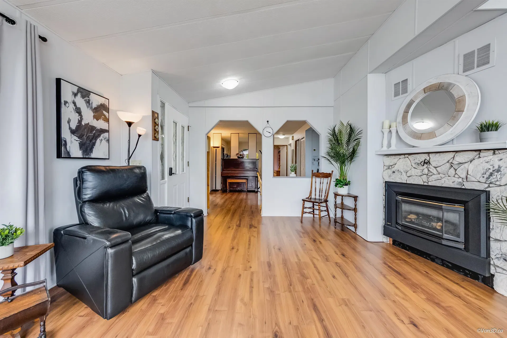 Photo 4 of 29 at #18 – 2120 King George Boulevard