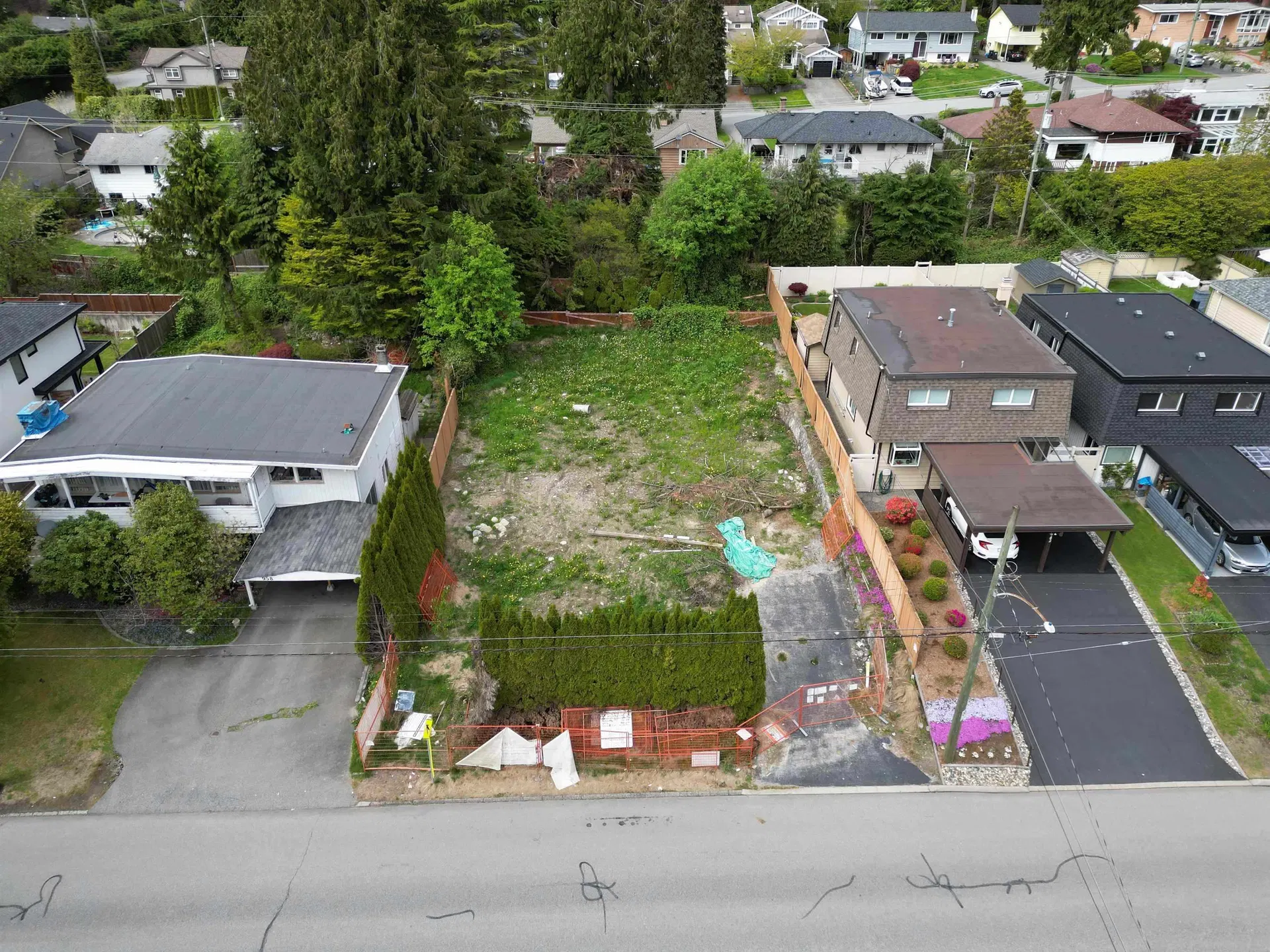 Photo 1 of 8 at 946 Montroyal Boulevard
