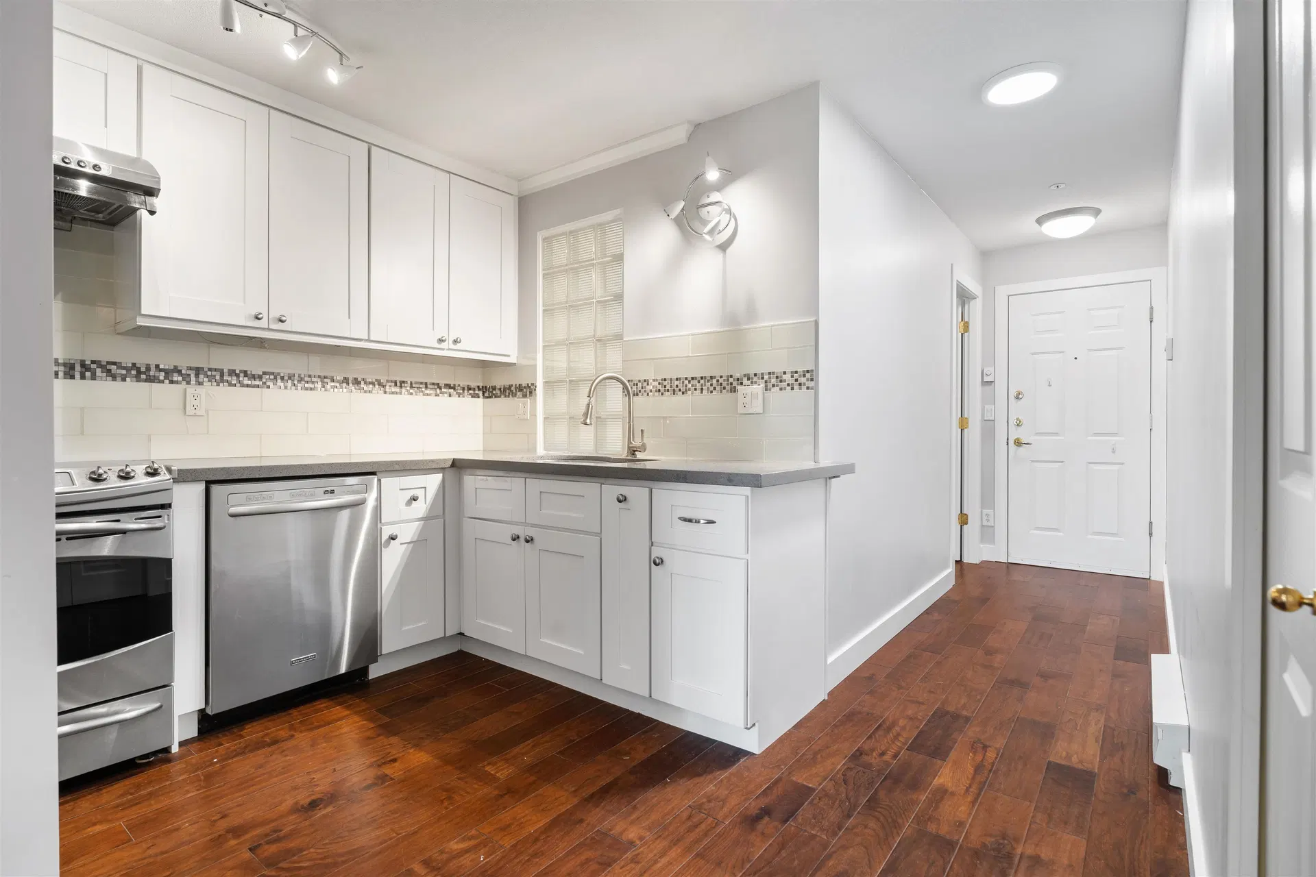 Photo 2 of 16 at #211 – 5723 Balsam Street