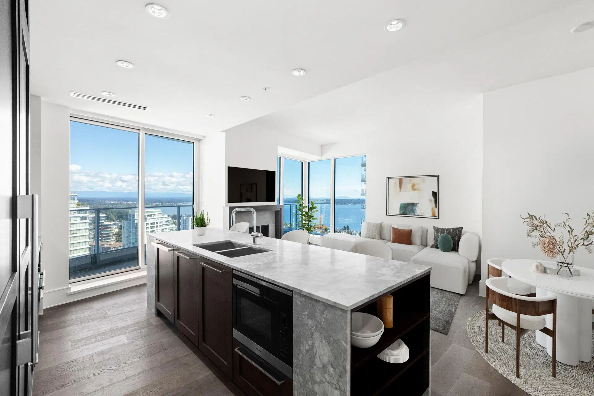#2102 – 1501 Foster Street