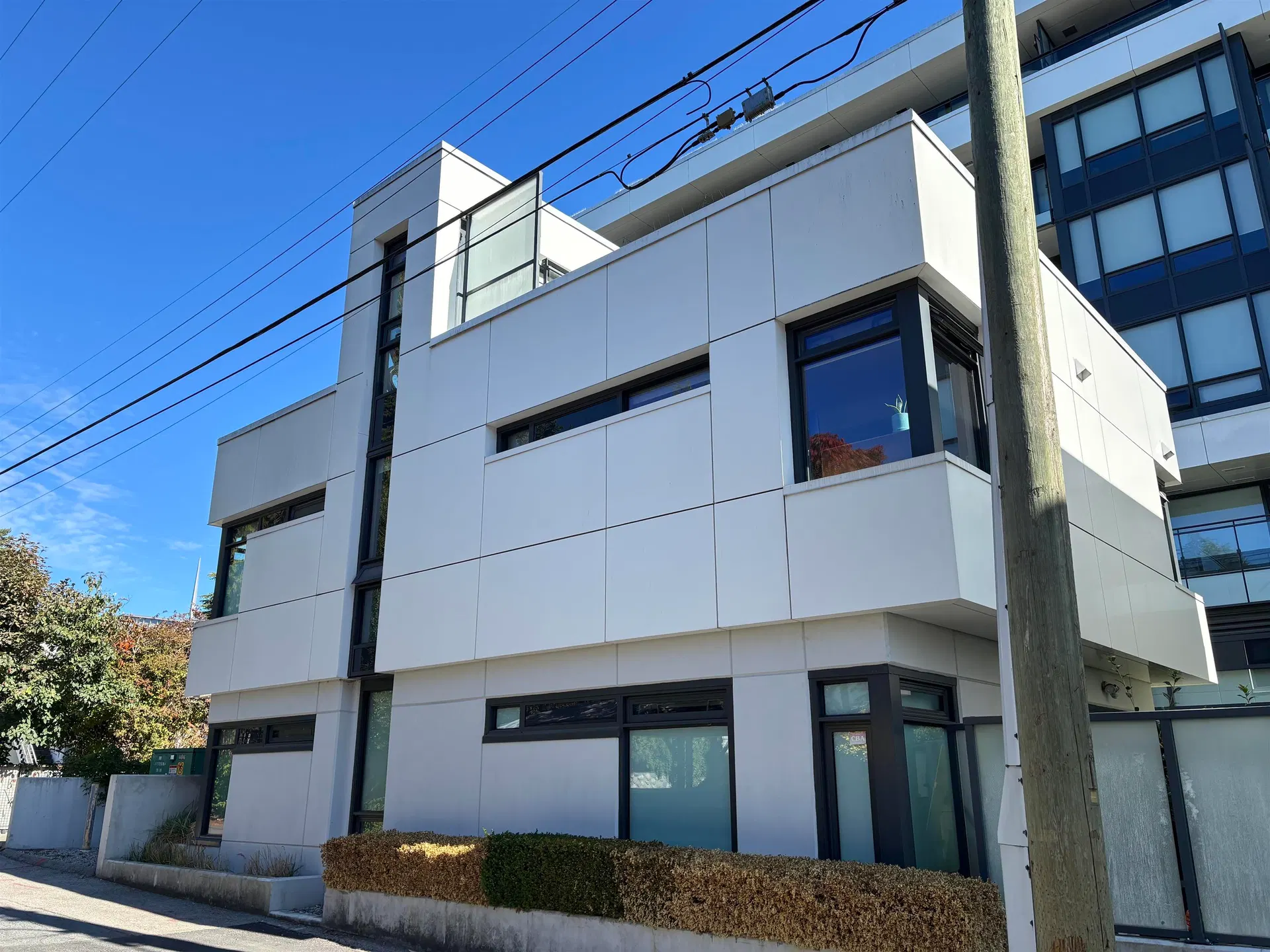 Photo 3 of 14 at 6303 Cambie Street