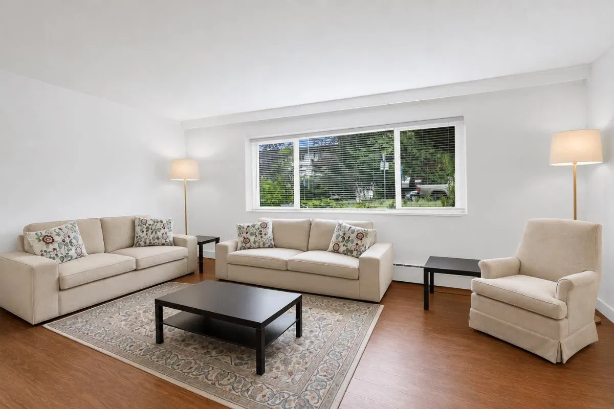 Photo 2 of 17 at #1 – 1420 Chesterfield Avenue