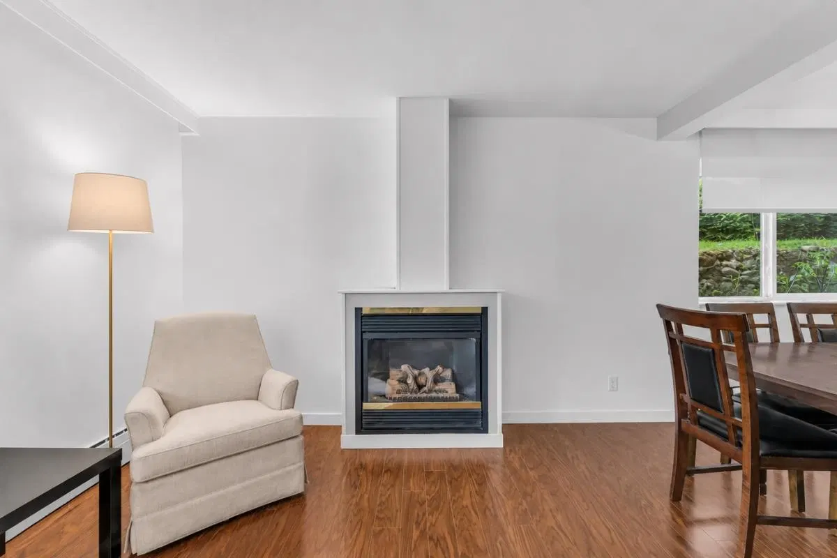Photo 5 of 17 at #1 – 1420 Chesterfield Avenue