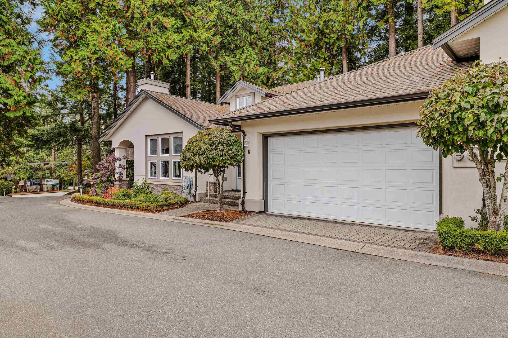 Photo 4 of 40 at #6 – 13911 16 Avenue
