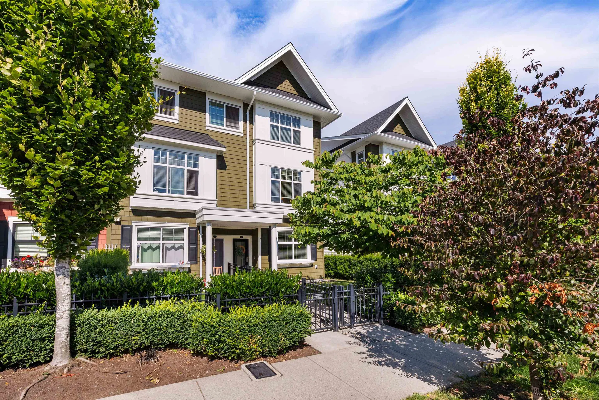 Photo 1 of 34 at #4 – 27735 Roundhouse Drive