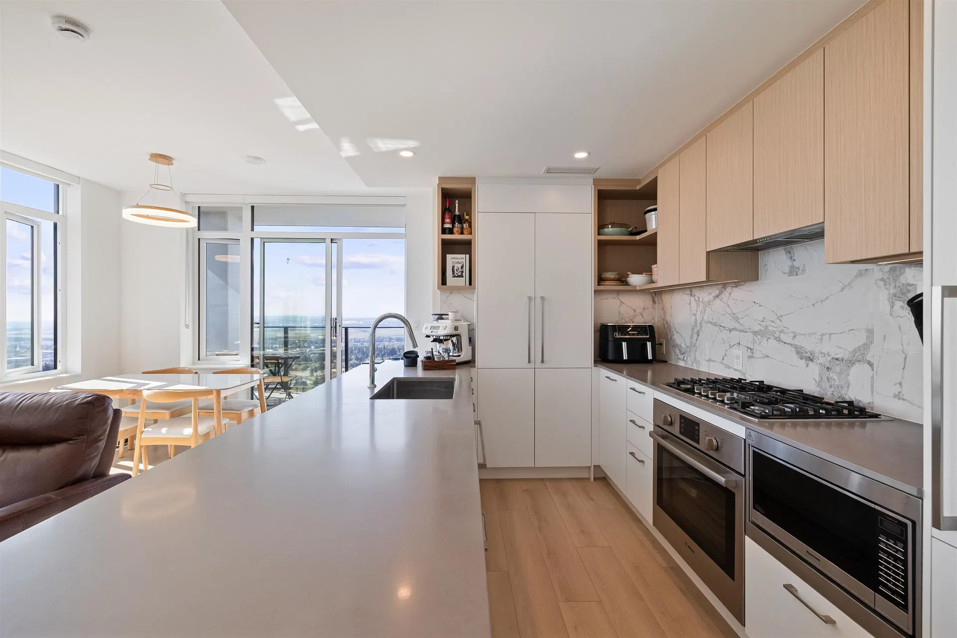 Photo 2 of 33 at #3201 – 6468 Willingdon Avenue