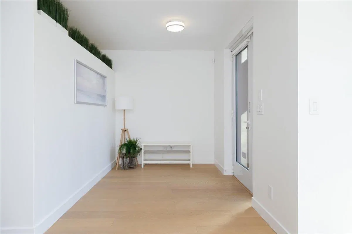 Photo 5 of 27 at 1581 W 57th Avenue