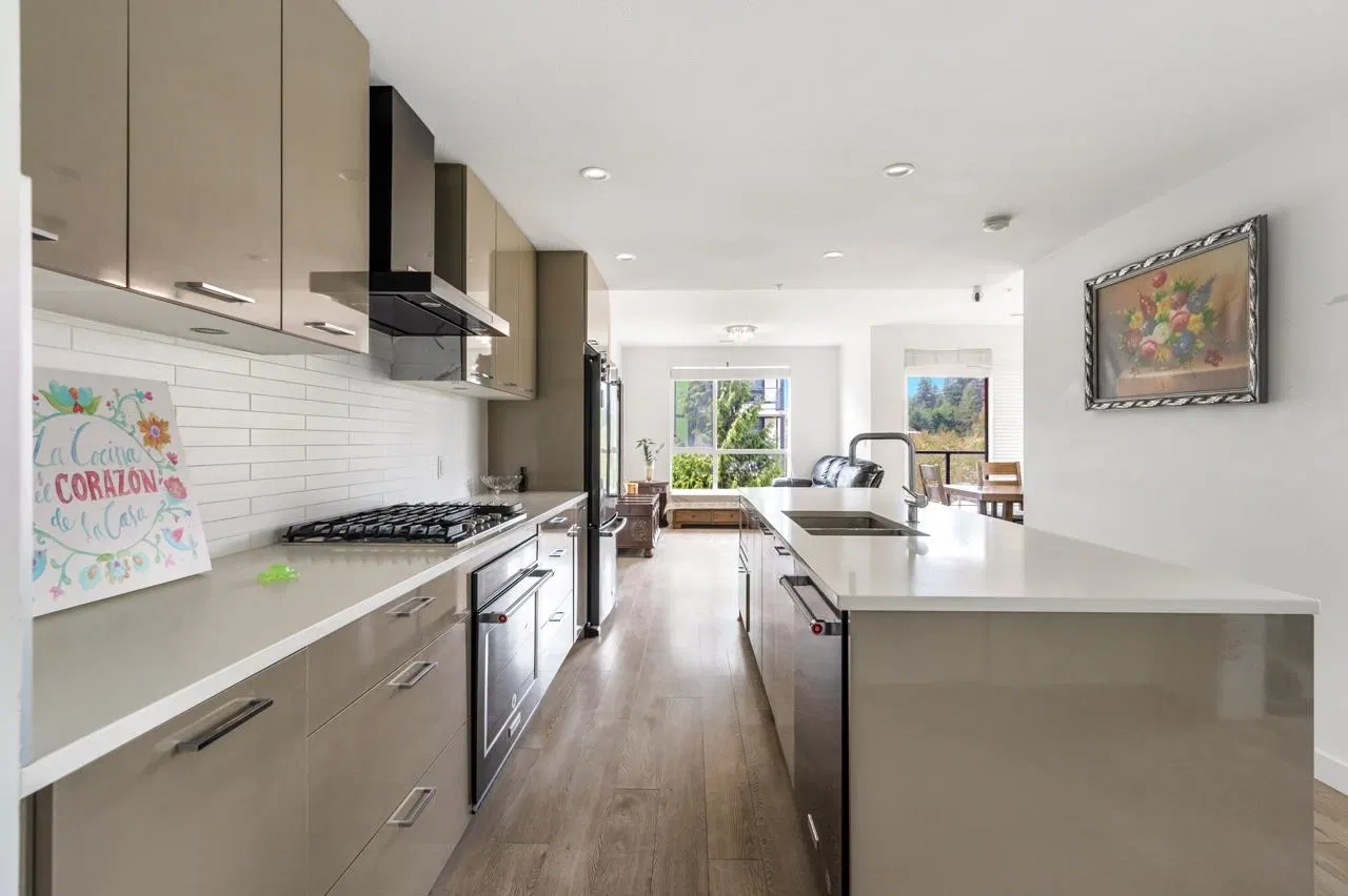 Photo 5 of 20 at #302 – 3581 Ross Drive