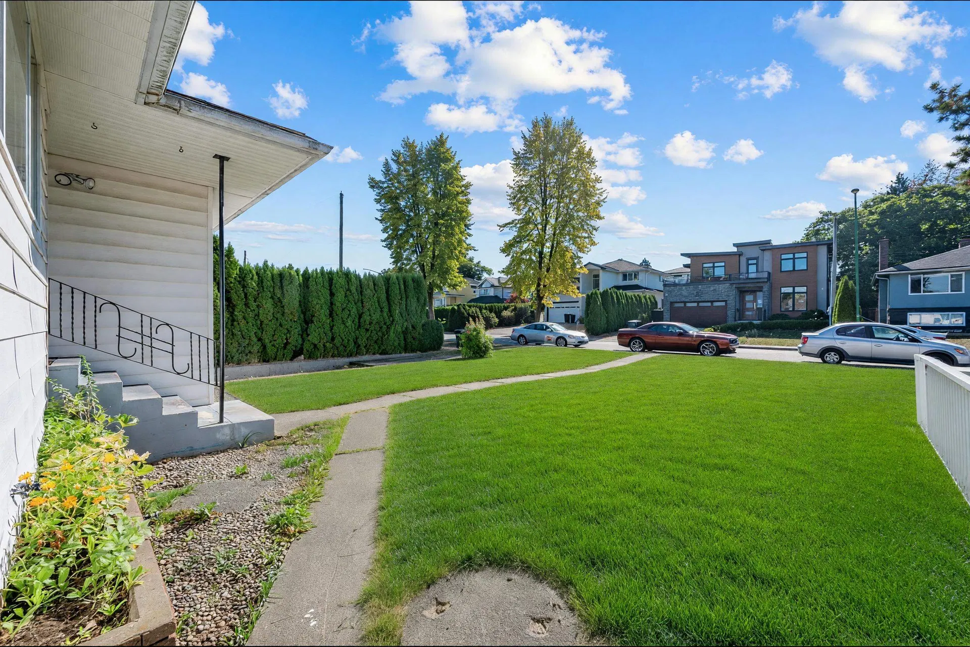 Photo 3 of 38 at 6654 Linden Avenue