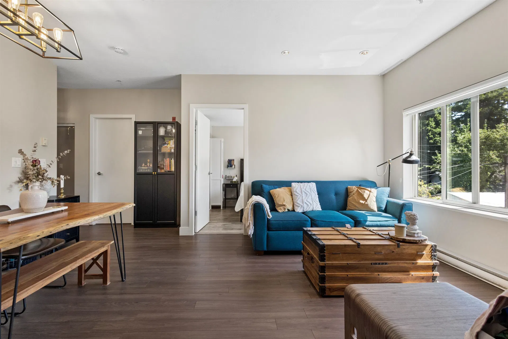 Photo 3 of 16 at #206 – 1273 Marine Drive