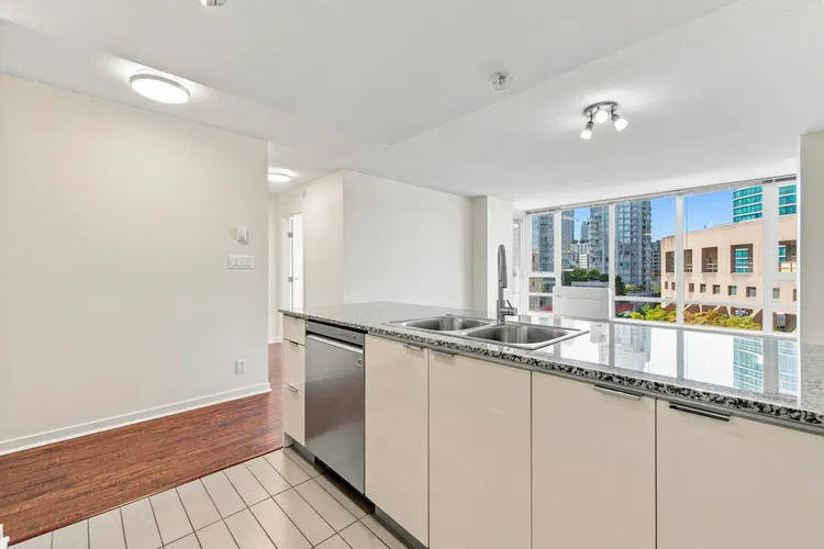 Photo 3 of 24 at #1205 – 788 Hamilton Street