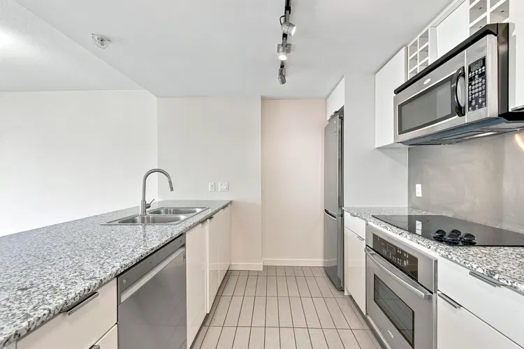 Photo 4 of 24 at #1205 – 788 Hamilton Street