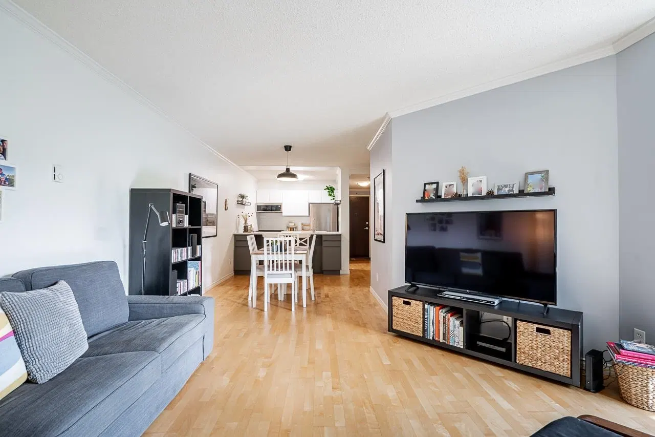 Photo 2 of 30 at #303 – 1510 W 1st Avenue