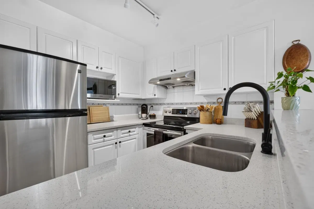 Photo 2 of 26 at #309 – 760 Kingsway