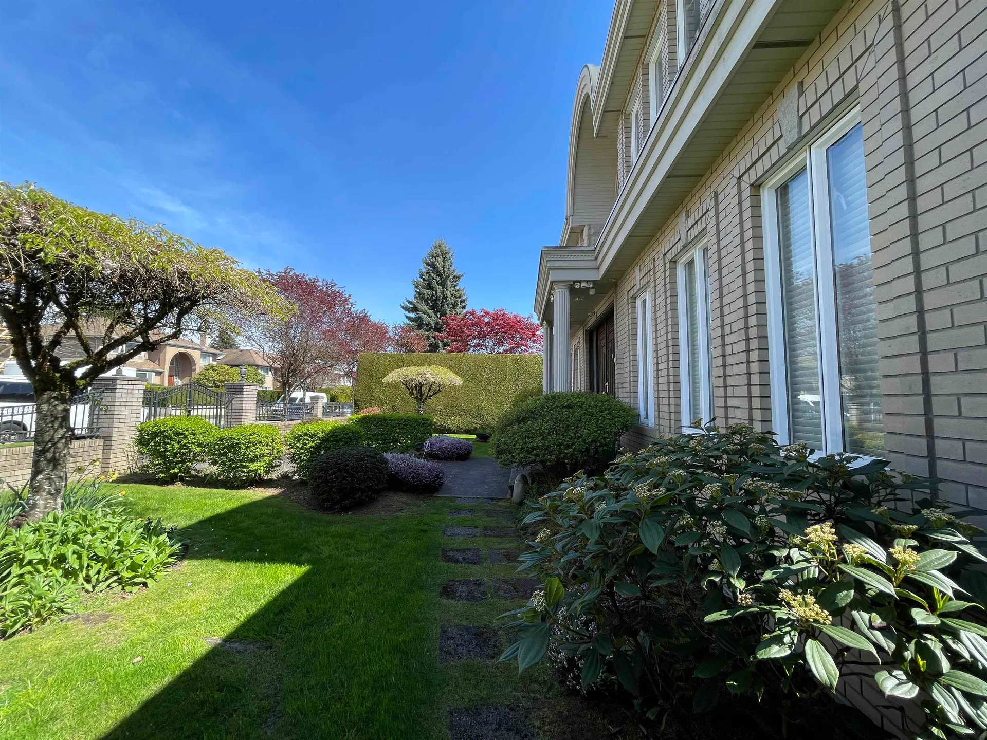 Photo 5 of 40 at 1120 W 58th Avenue